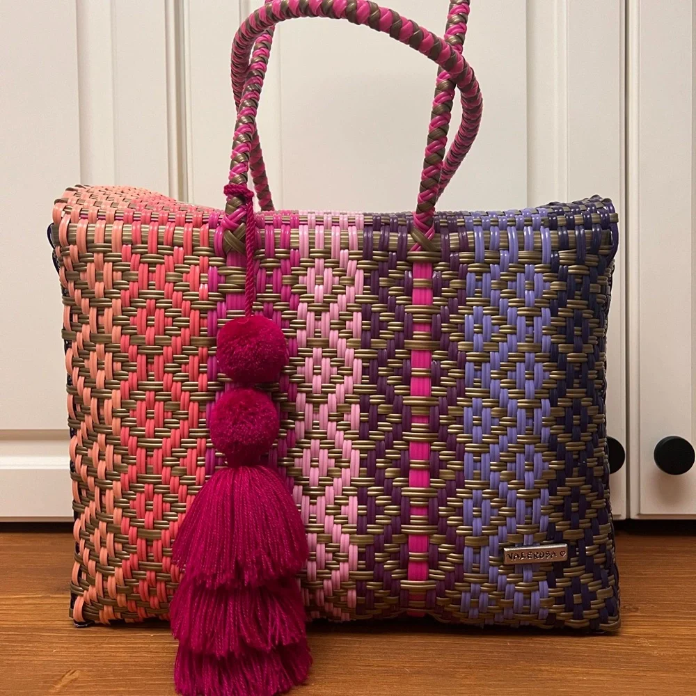 SOLD! Hand-woven Mexican Basket / Bag - Picture 2 of 6